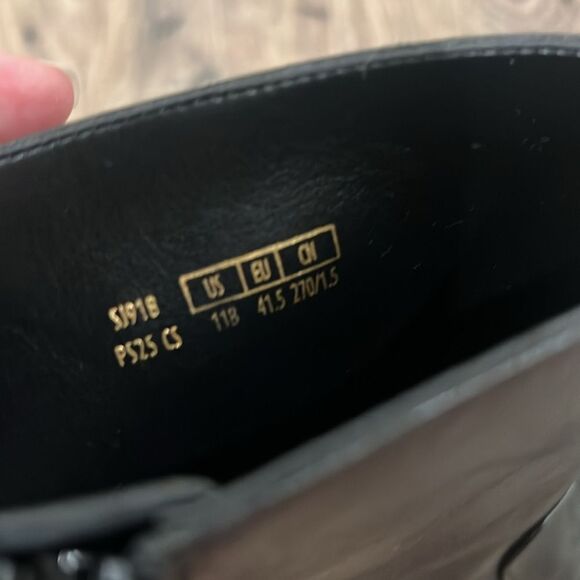 STUART WEITZMAN Black Leather Nola Zip Ankle Boots - Picture 10 of 10